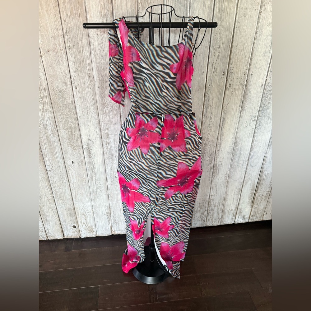 Fashion Nova Vibrant Pink Floral Zebra 2 Piece Set - Picture 3 of 11